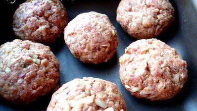 говяжьи тефтели с фасолью и моцареллой