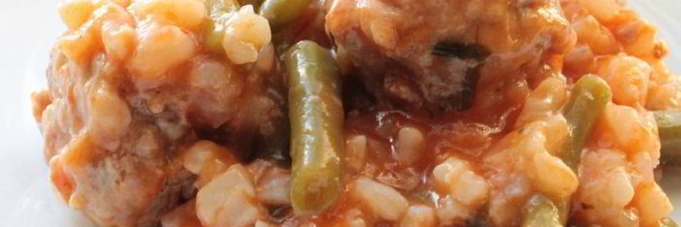 Испанские тефтели с рисом и фасолью