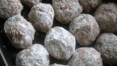 нежнейшие тефтели с овощами под сметанно-грибным соусом