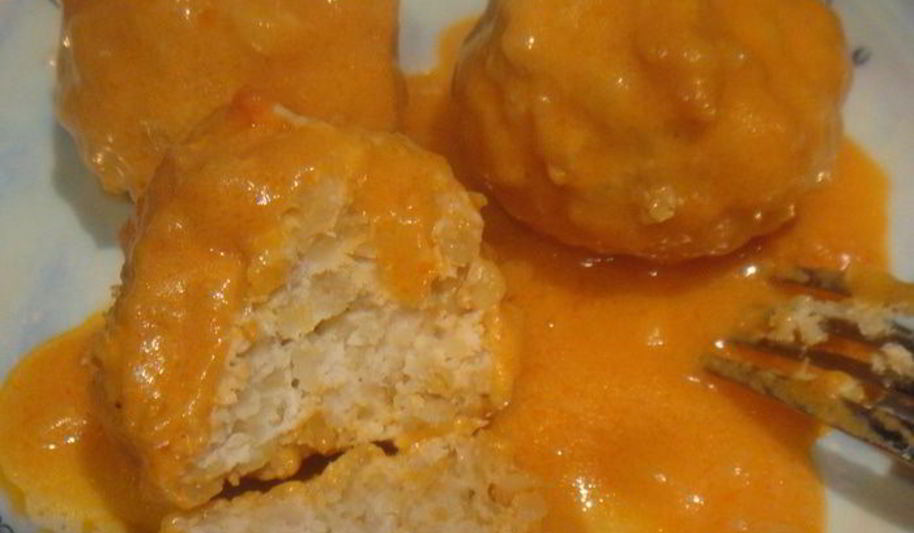 Рецепт тефтелей с булгуром в сливочно-томатном соусе