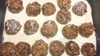 тефтели в сметанном соусе