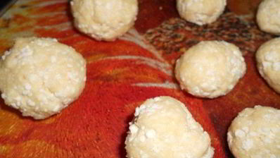 ленивые вареники с имбирем, фаршированные изюмом