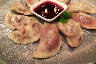 Постные вареники с вишней