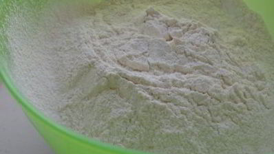 вареники из цельнозерновой муки с половинками слив