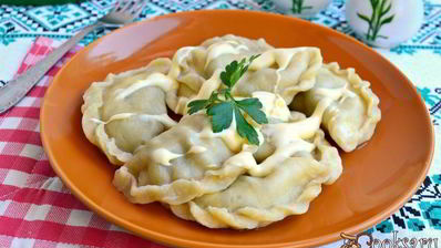 вареники из яичного теста с курицей и баклажанами