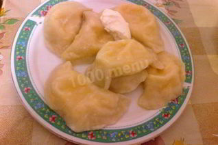 Вареники на воде и сливочном масле с сулугуни