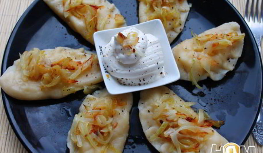 Рецепт вареников с картошкой и жаренным луком