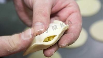 вареники с кислой капустой и мятым картофелем