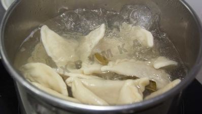 вареники с кислой капустой и мятым картофелем