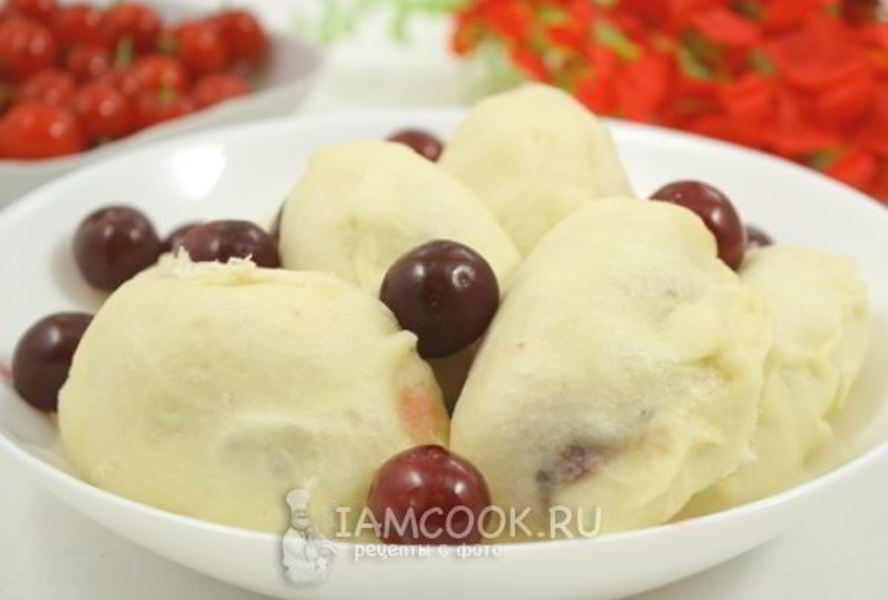 Вареники с вишней в мультиварке