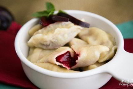 Вареники со сливами