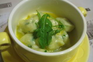 Зеленые ньокки с руколой и масляным соусом