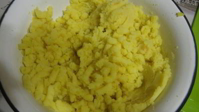 зеленые ньокки с руколой и масляным соусом