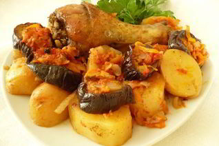Куриное жаркое с баклажанами и картофелем