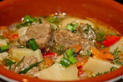 Жаркое из говядины в горшочках