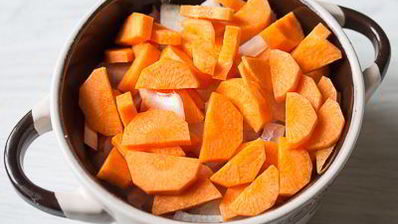 жаркое из кролика в горшочке