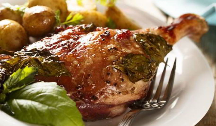 Рецепт жаркого из утки с капустой и виноградом