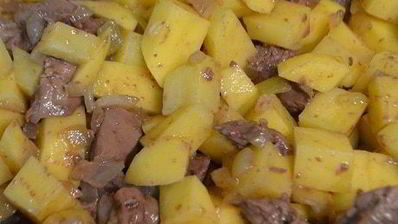 жаркое с картофелем и куриной печенью