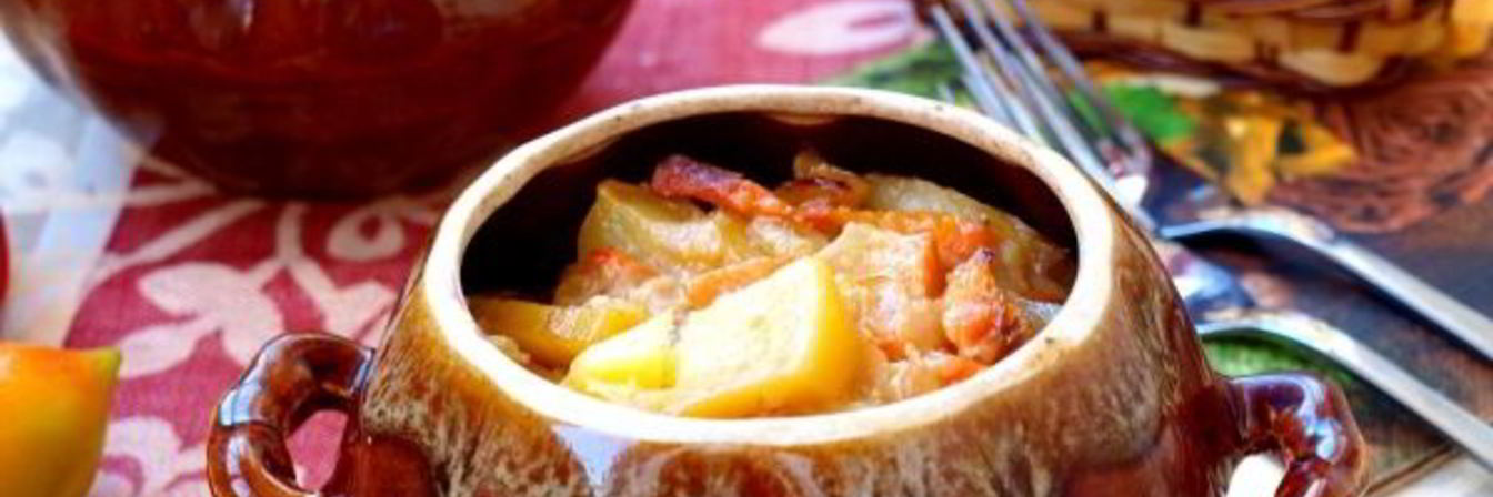 Жаркое в горшочках с картошкой