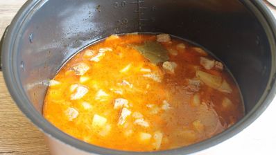 жаркое в мультиварке из свинины с картошкой