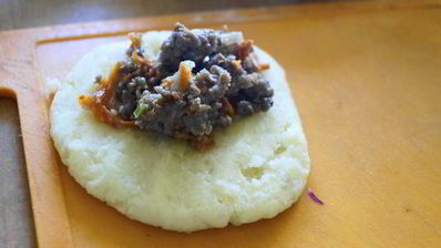 картофельные зразы с острой мясной начинкой