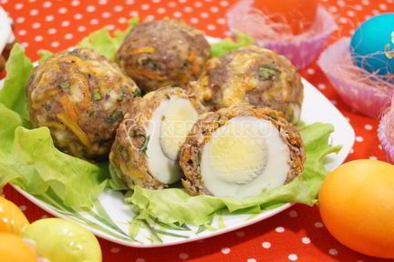 Мясные зразы с яйцом