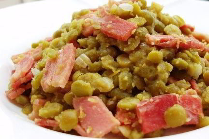 Гороховая каша с копченостями
