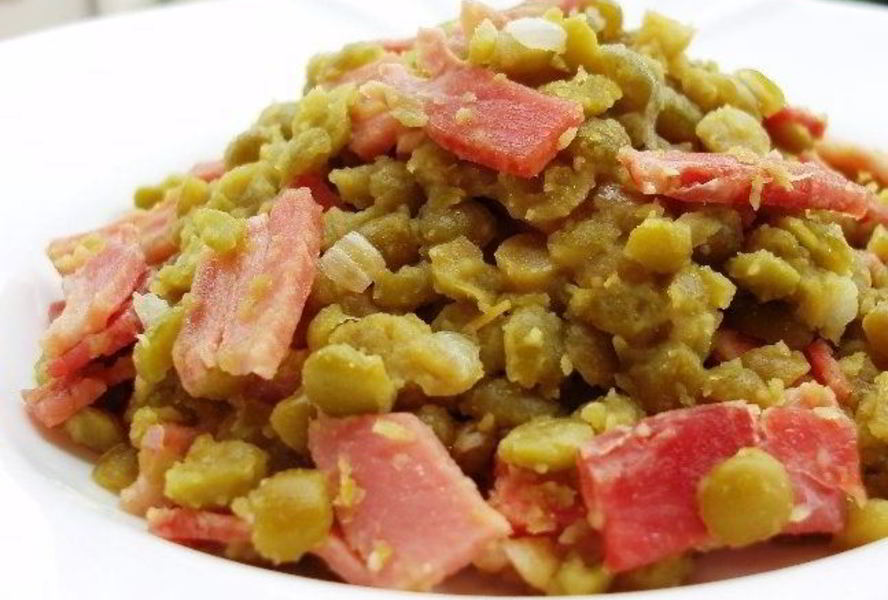 Гороховая каша с копченостями