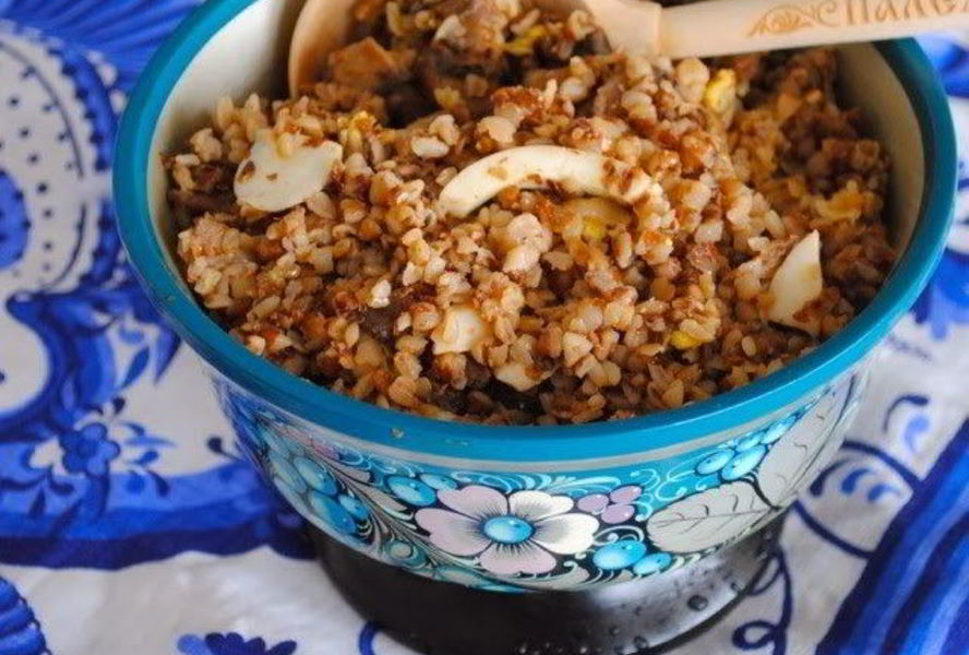 Гречка с грибами и яйцами