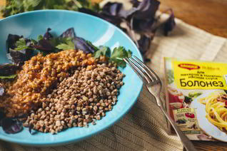 Гречка с соусом болоньезе