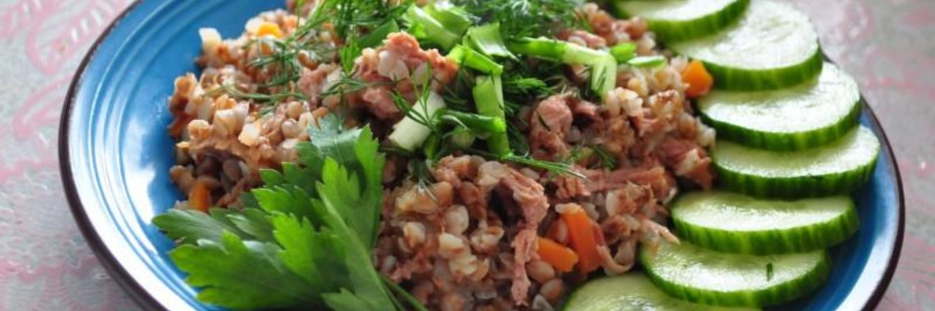 Гречка с тушенкой ветчиной в мультиварке