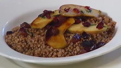 гречневая каша с фруктовой заправкой