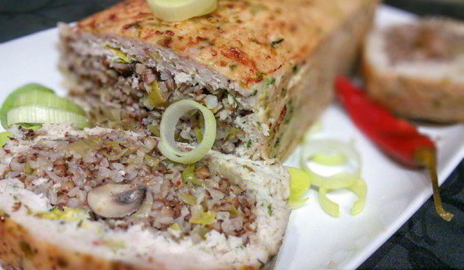 Рецепт гречневой каши с шампиньонами в мясном хлебце