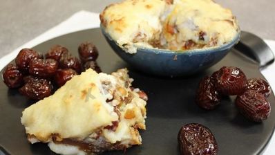 гурьевская каша с арахисом, бананами, киви и сухофруктами