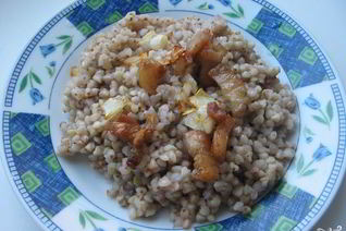 Каша со шкварками