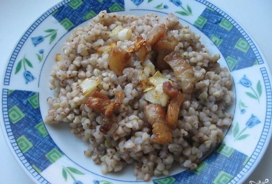 Каша со шкварками