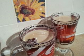 Чай с молоком и специями