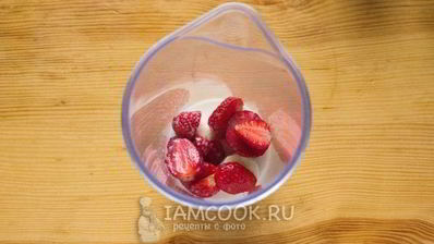 фруктовый коктейль с мороженым