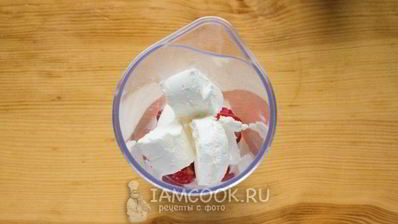 фруктовый коктейль с мороженым