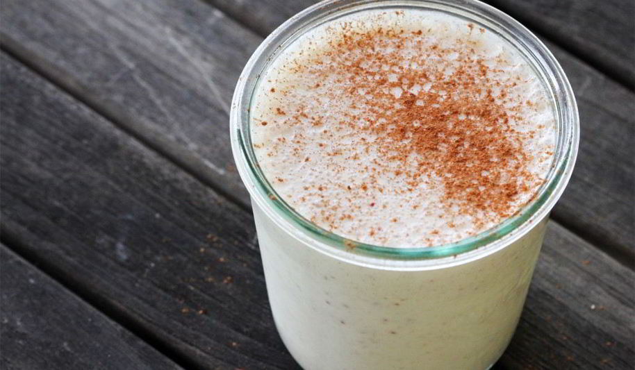 Рецепт кефирного коктейля с яблоками и медом