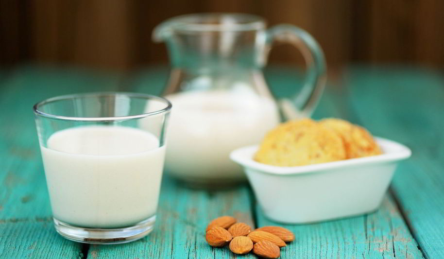 Рецепт миндального молока
