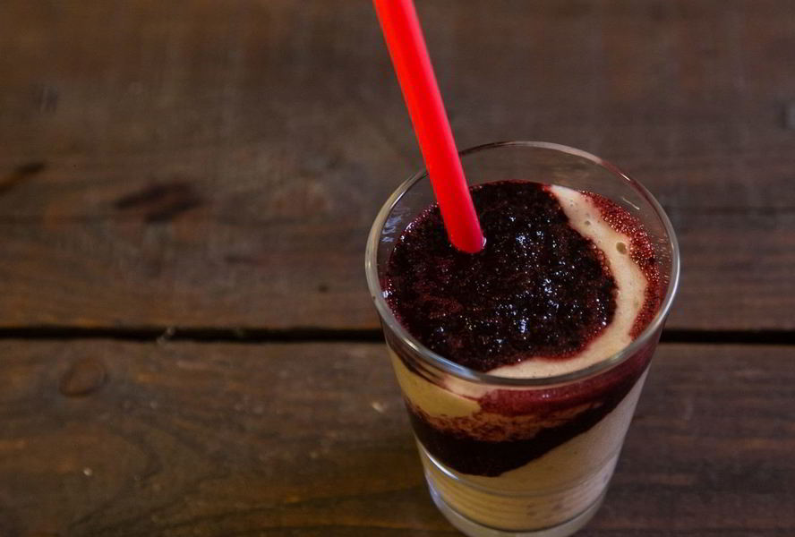 Бананово-черничный смузи