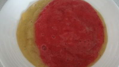 бананово-клубничный смузи с семенами чиа