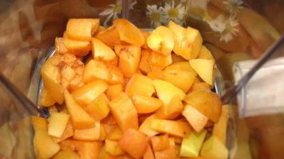 фруктовый смузи-боул со спирулиной