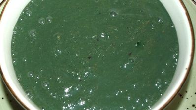 фруктовый смузи-боул со спирулиной