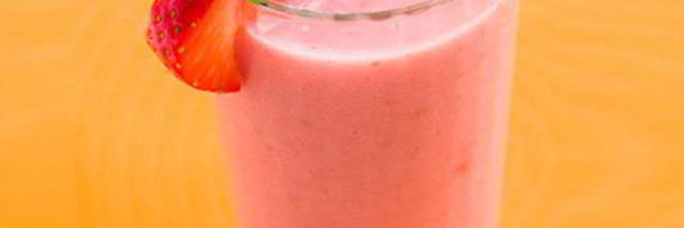 Клубнично-апельсиновый смузи