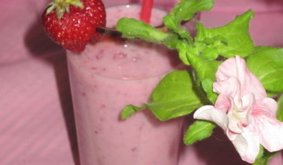 Рецепт клубнично-молочного смузи