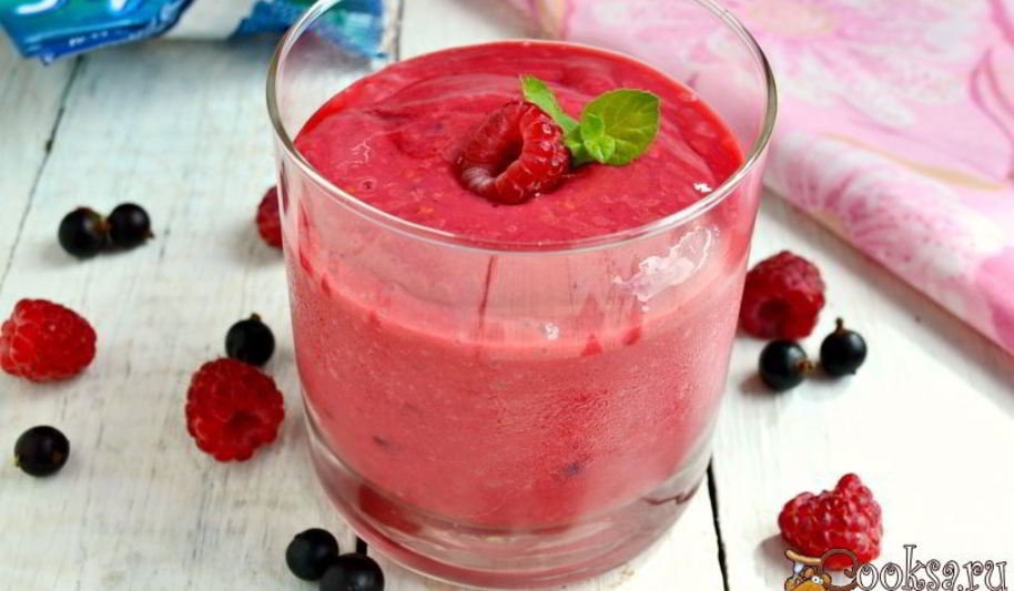 Рецепт малинового смузи с мороженым