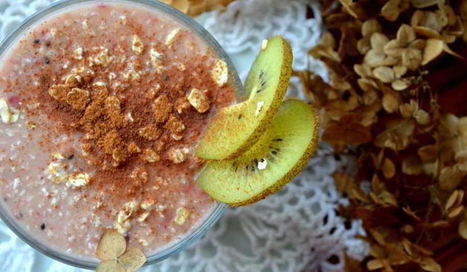 Рецепт смузей с киви, бананом и брусникой