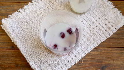 смузи с творогом, вишней и какао